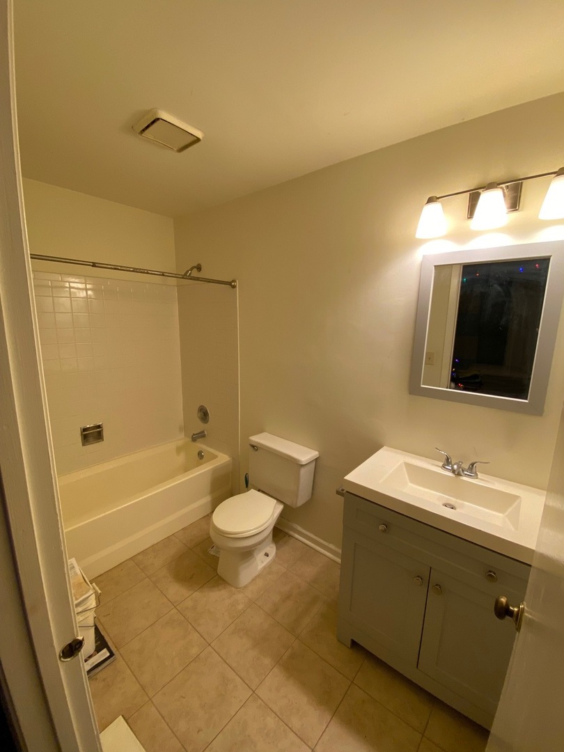 1293 Cranbrook Drive, Schaumburg, IL 60193