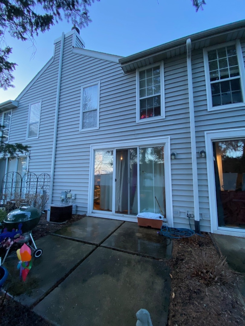 1293 Cranbrook Drive, Schaumburg, IL 60193