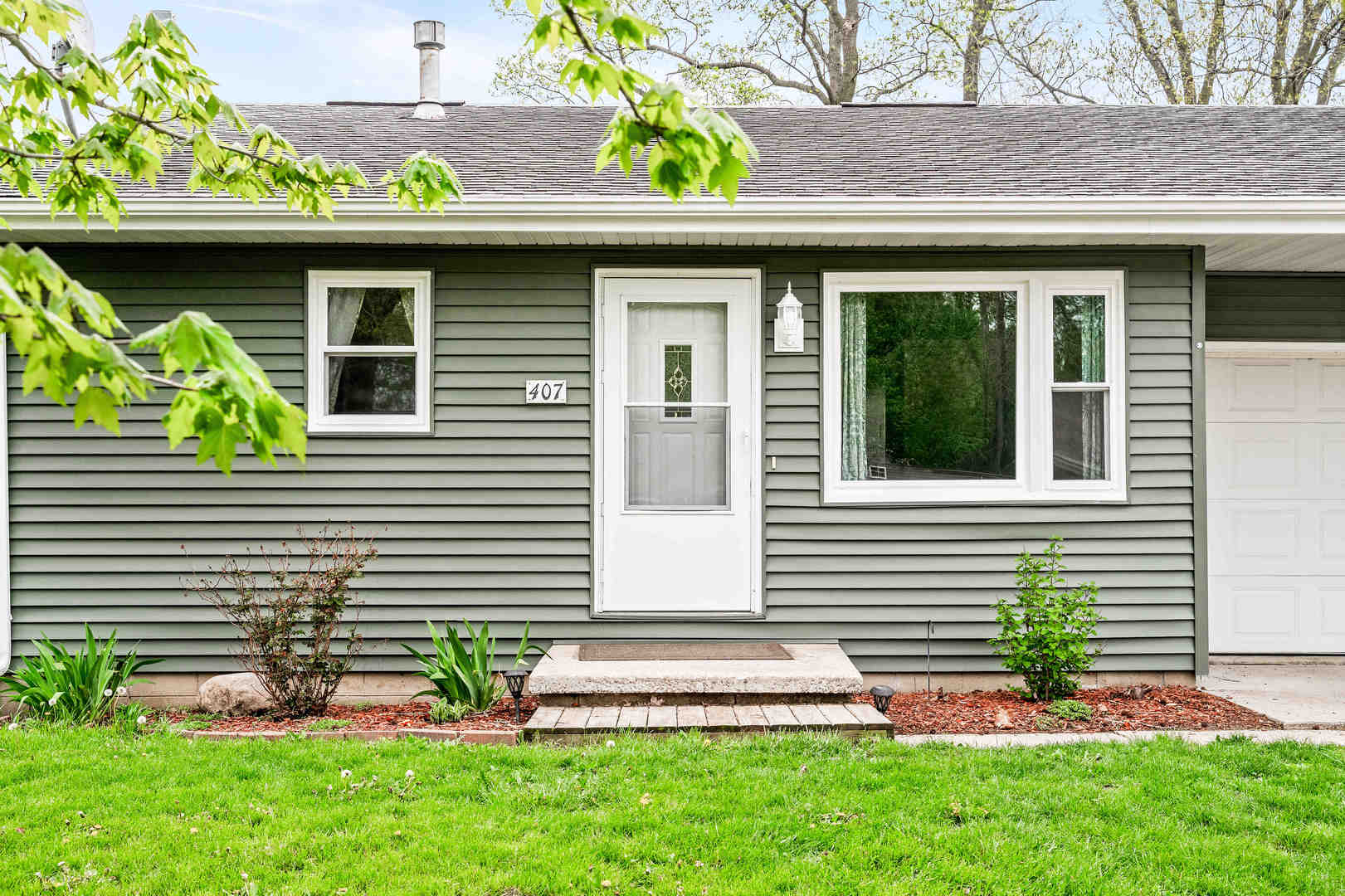 407 N WESTERN Avenue, Minier, IL 61759