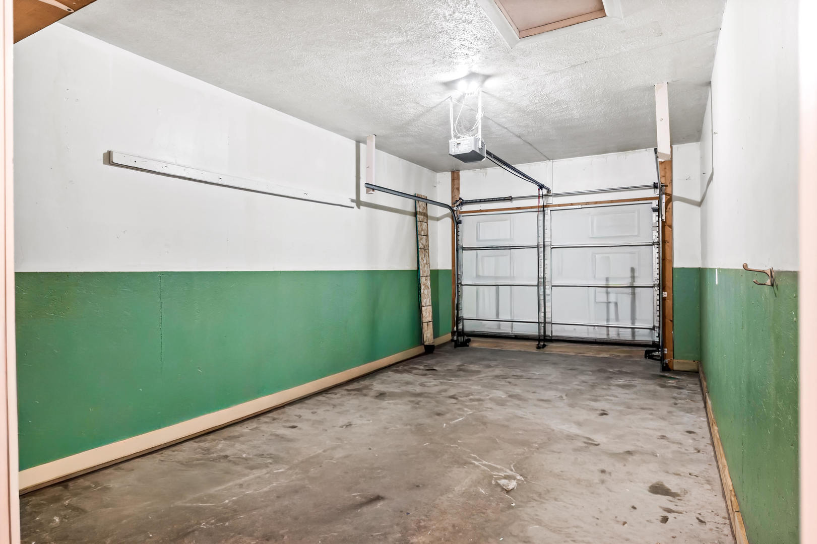 407 N WESTERN Avenue, Minier, IL 61759