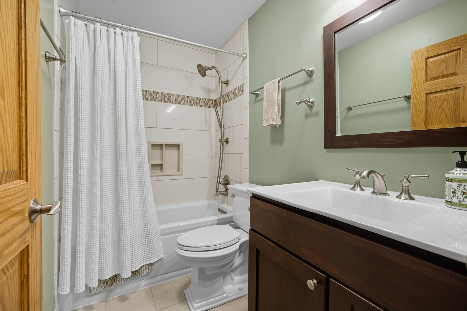 26587 N Cherrywood Lane, Wauconda, IL 60084