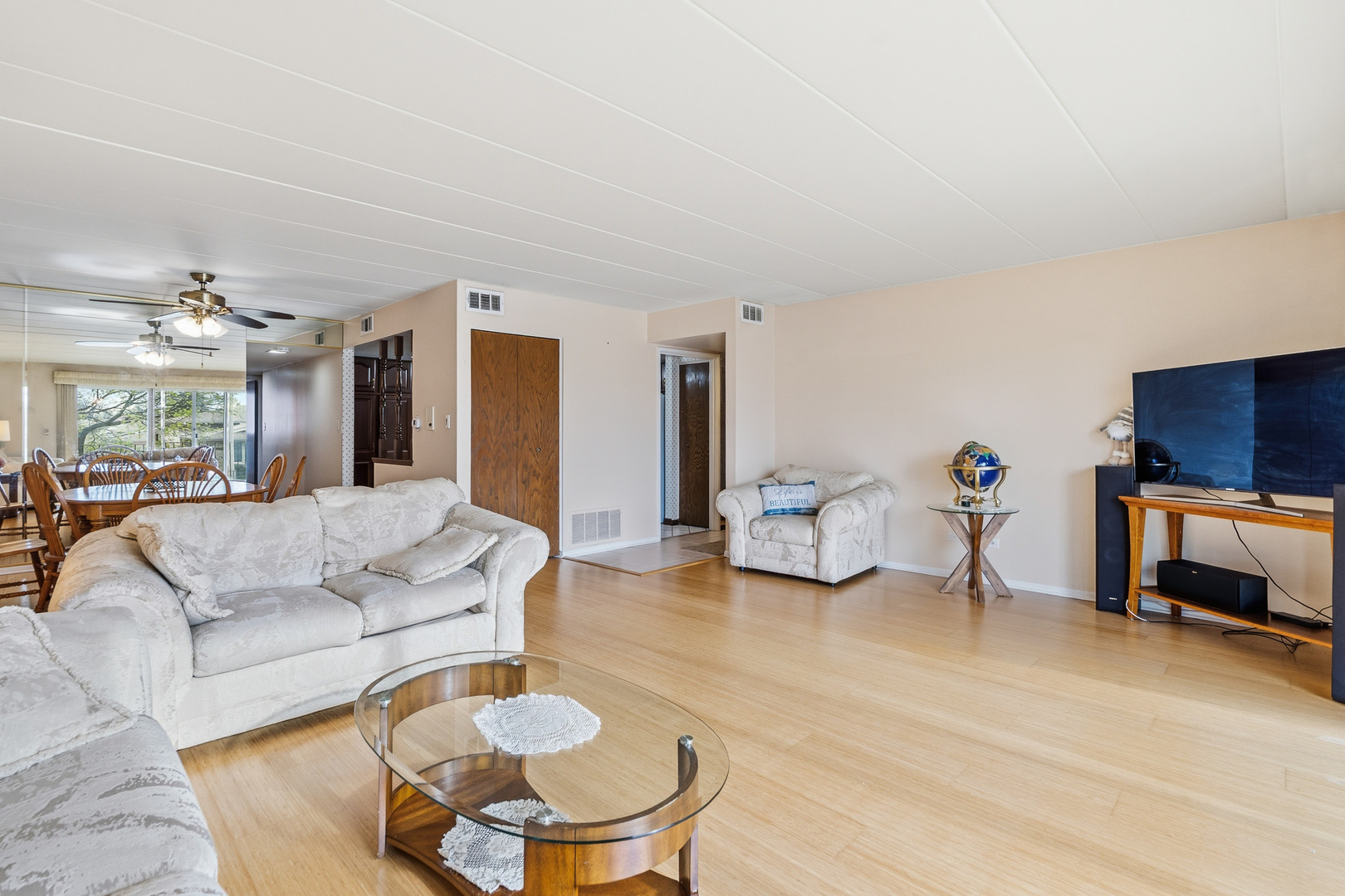 10221 S Komensky Avenue #1E, Oak Lawn, IL 60453