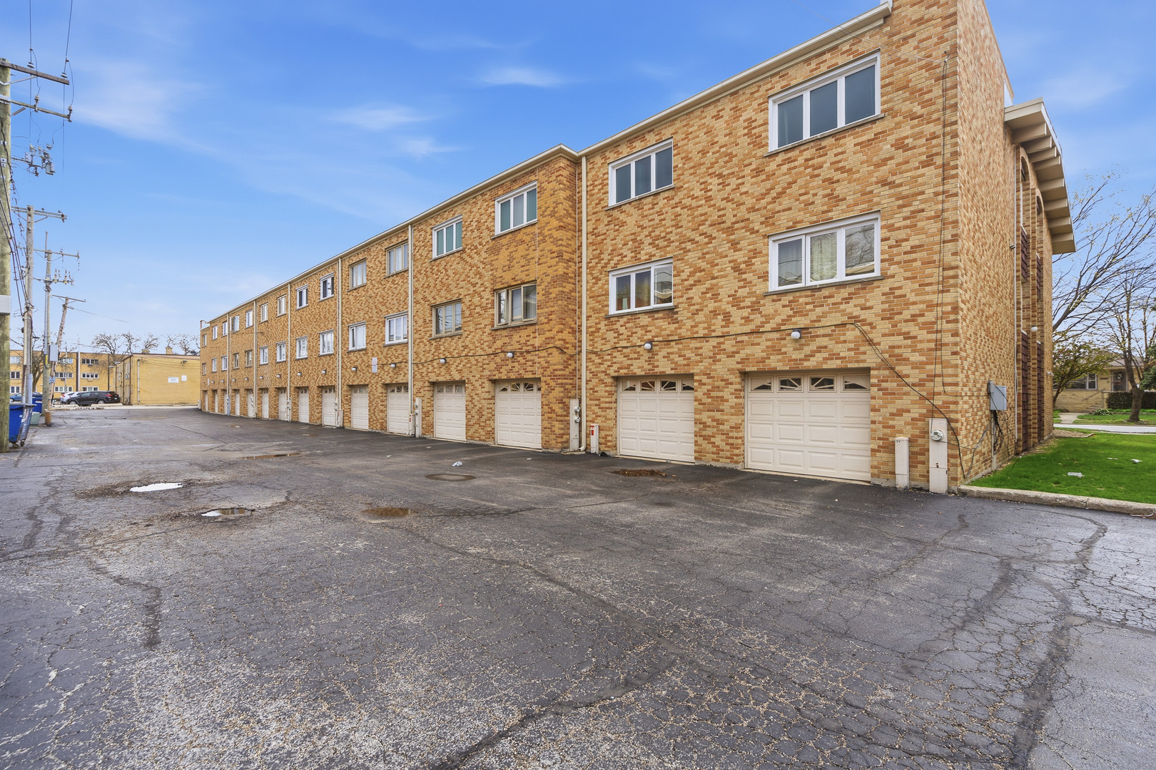 10221 S Komensky Avenue #1E, Oak Lawn, IL 60453