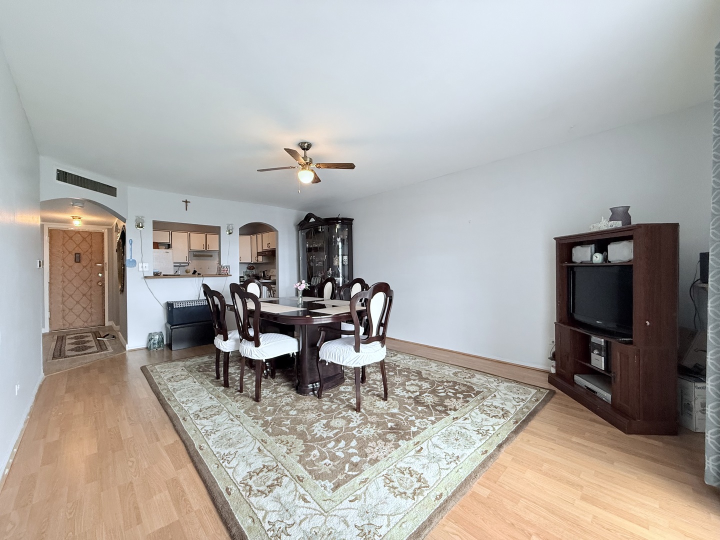 650 Murray Lane #416, Des Plaines, IL 60016