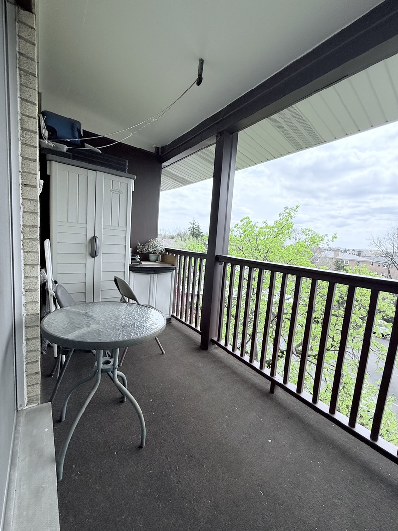 650 Murray Lane #416, Des Plaines, IL 60016