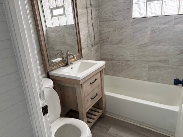 100 Hickory Drive, Carpentersville, IL 60110