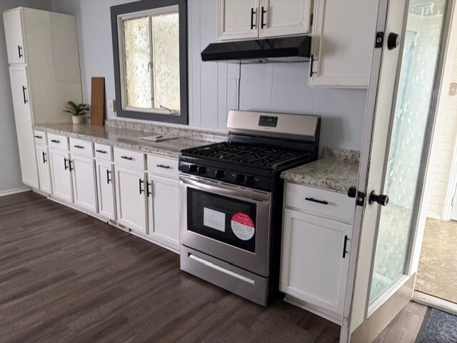 100 Hickory Drive, Carpentersville, IL 60110