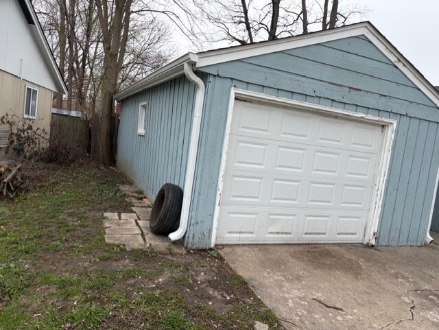 100 Hickory Drive, Carpentersville, IL 60110