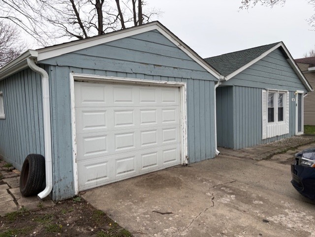 100 Hickory Drive, Carpentersville, IL 60110