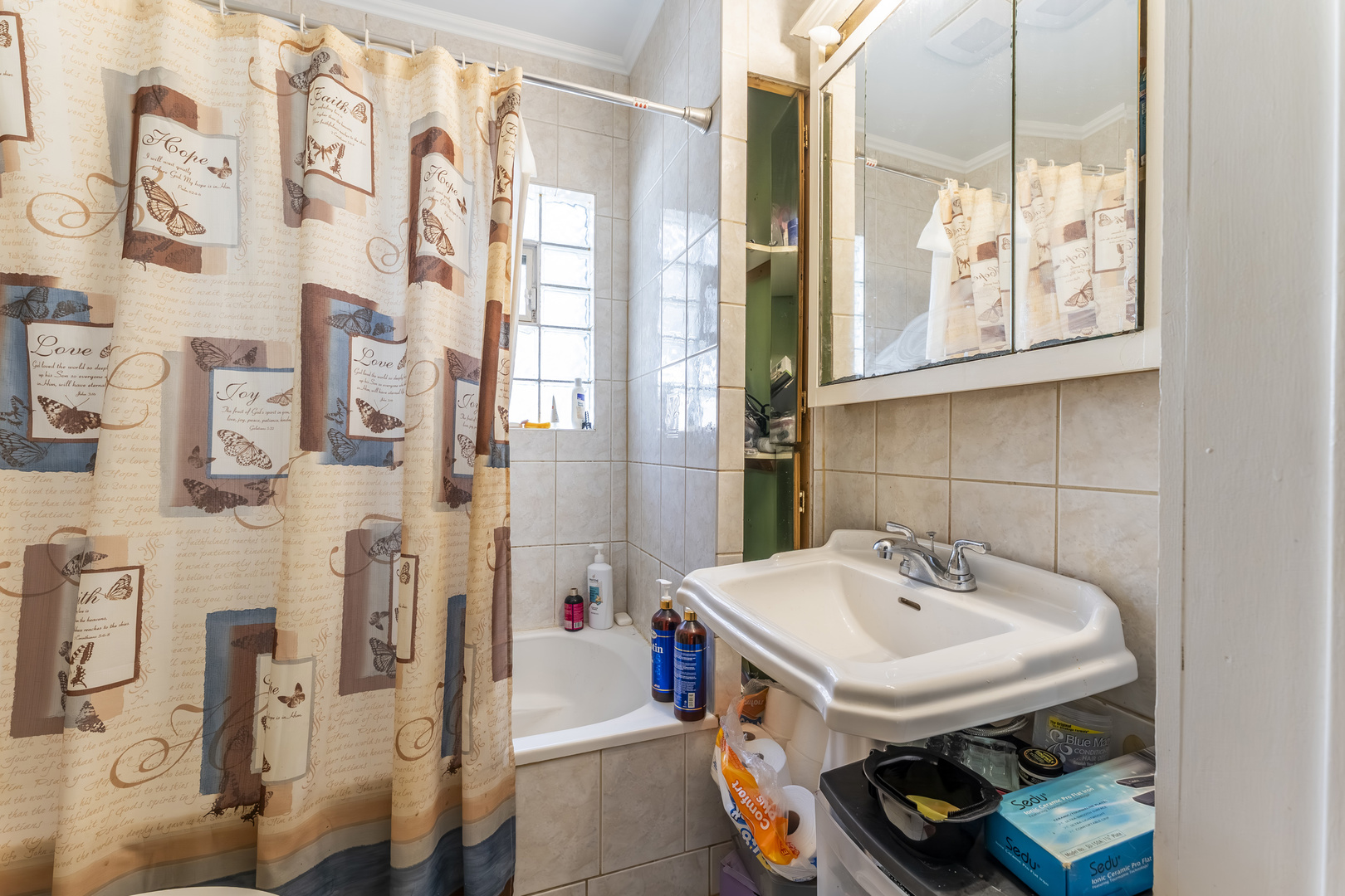 3636 N Osceola Avenue, Chicago, IL 60634