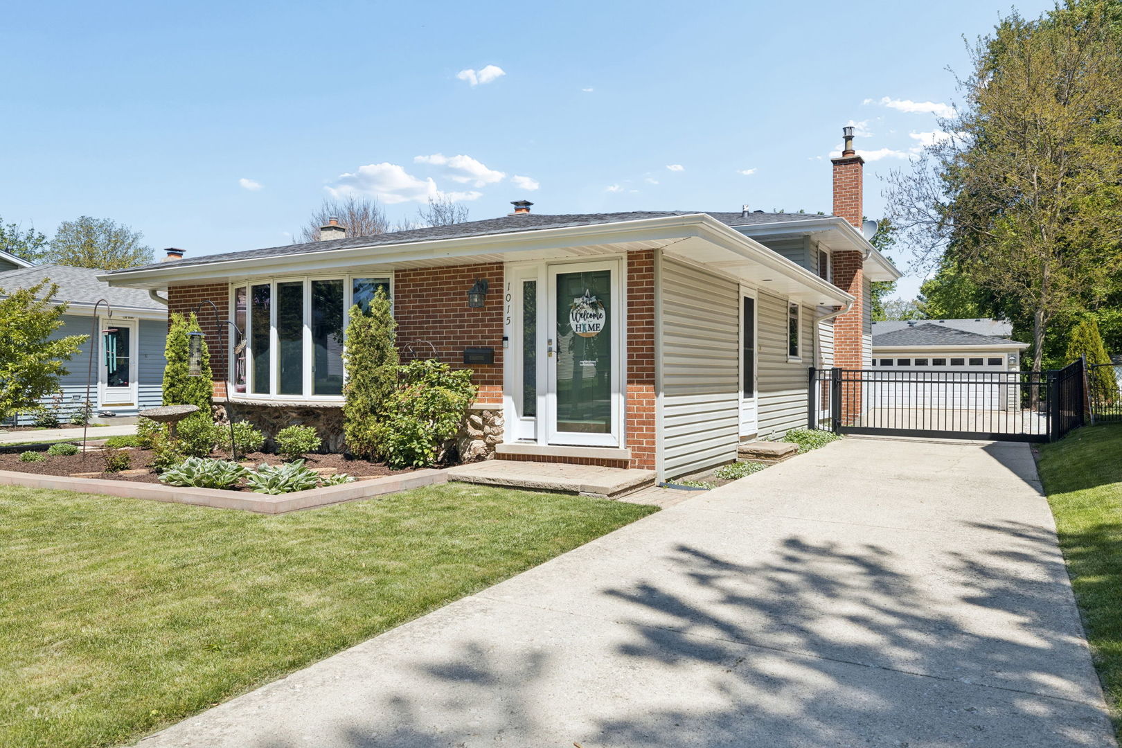 1015 E Lowden Avenue, Wheaton, IL 60189