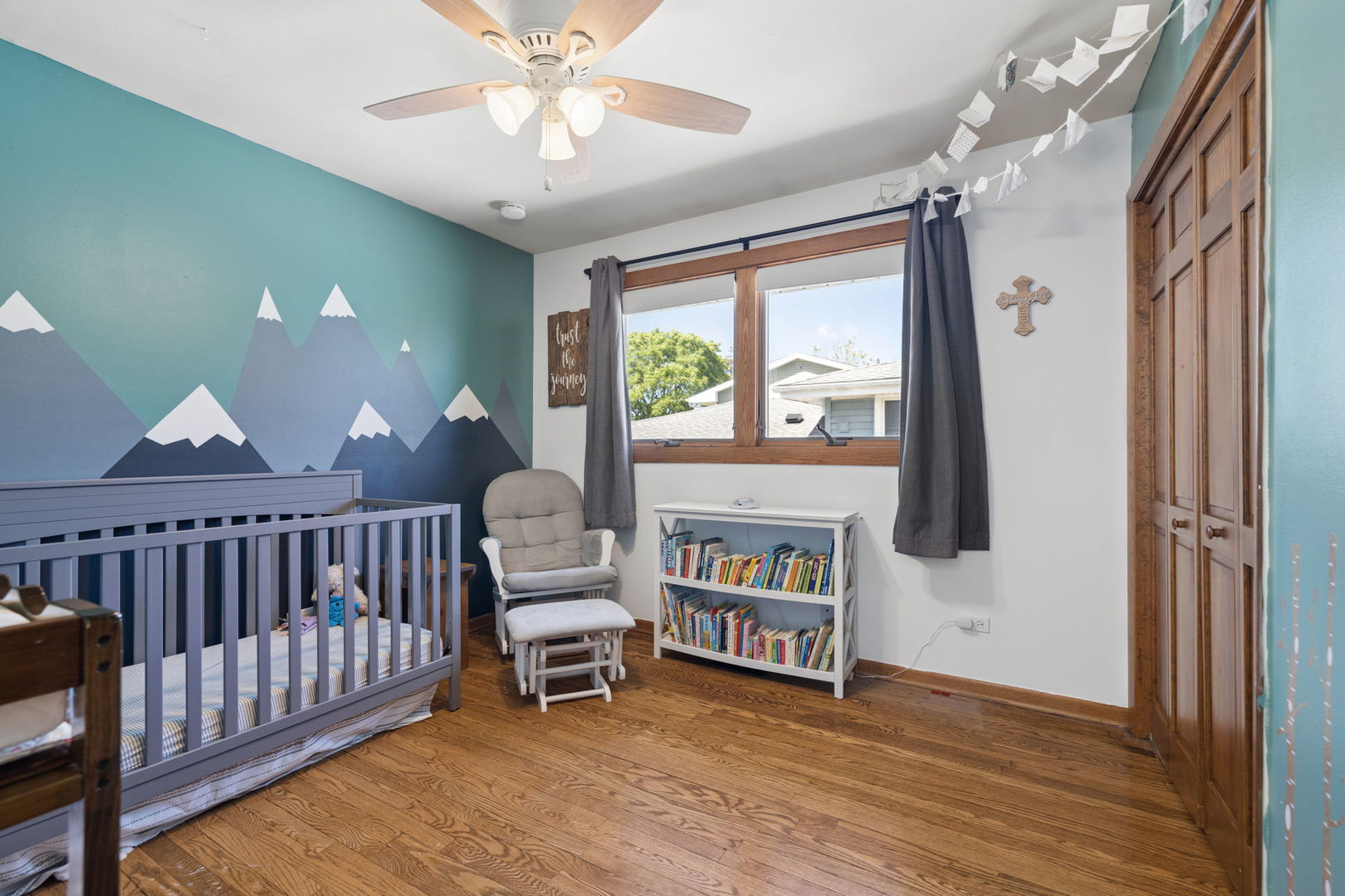 1015 E Lowden Avenue, Wheaton, IL 60189