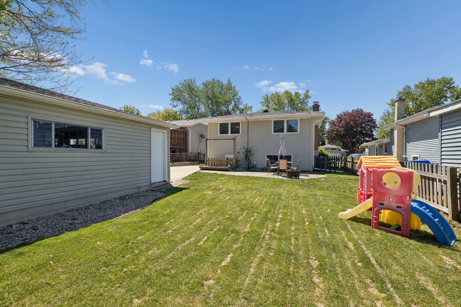 1015 E Lowden Avenue, Wheaton, IL 60189