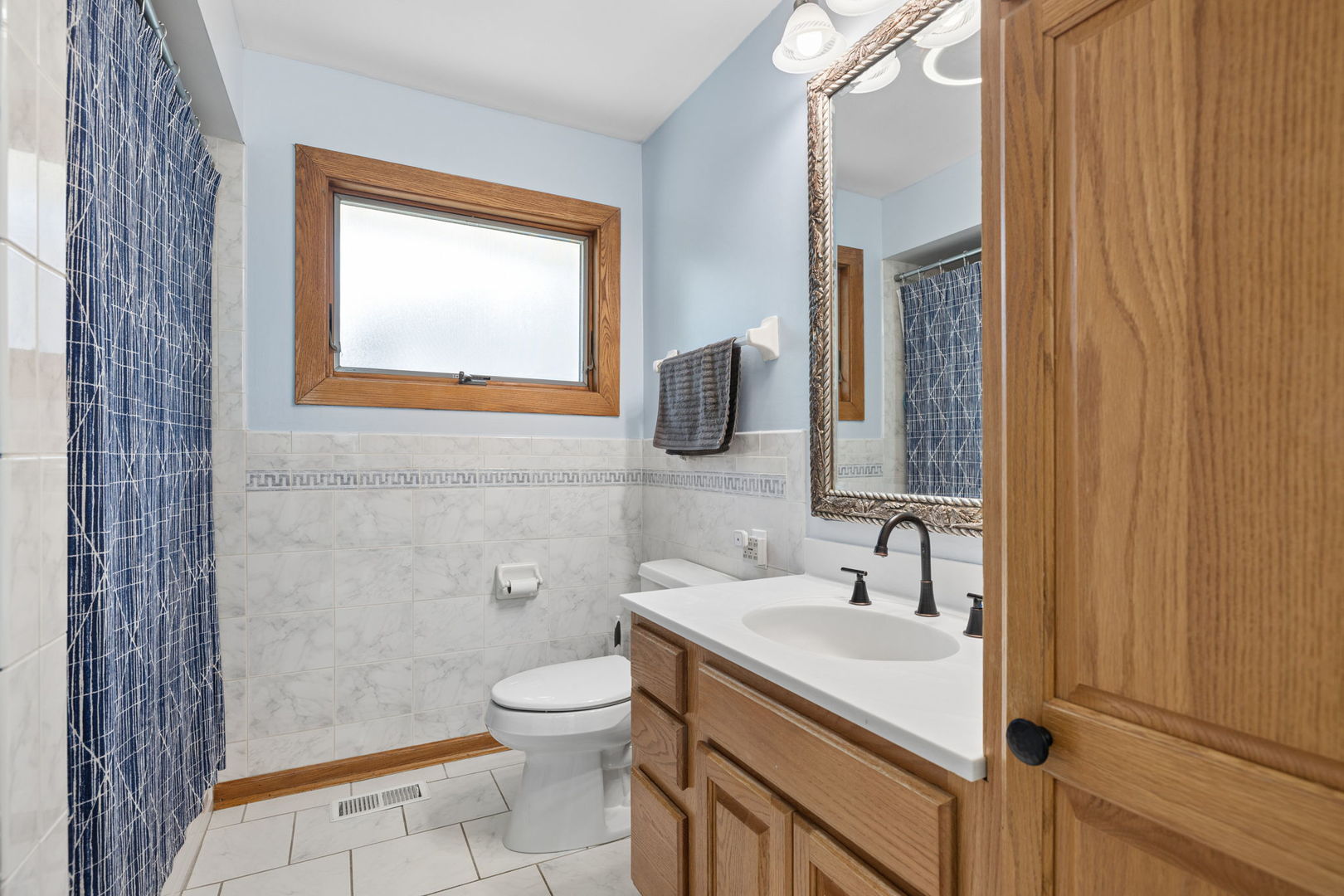 1015 E Lowden Avenue, Wheaton, IL 60189