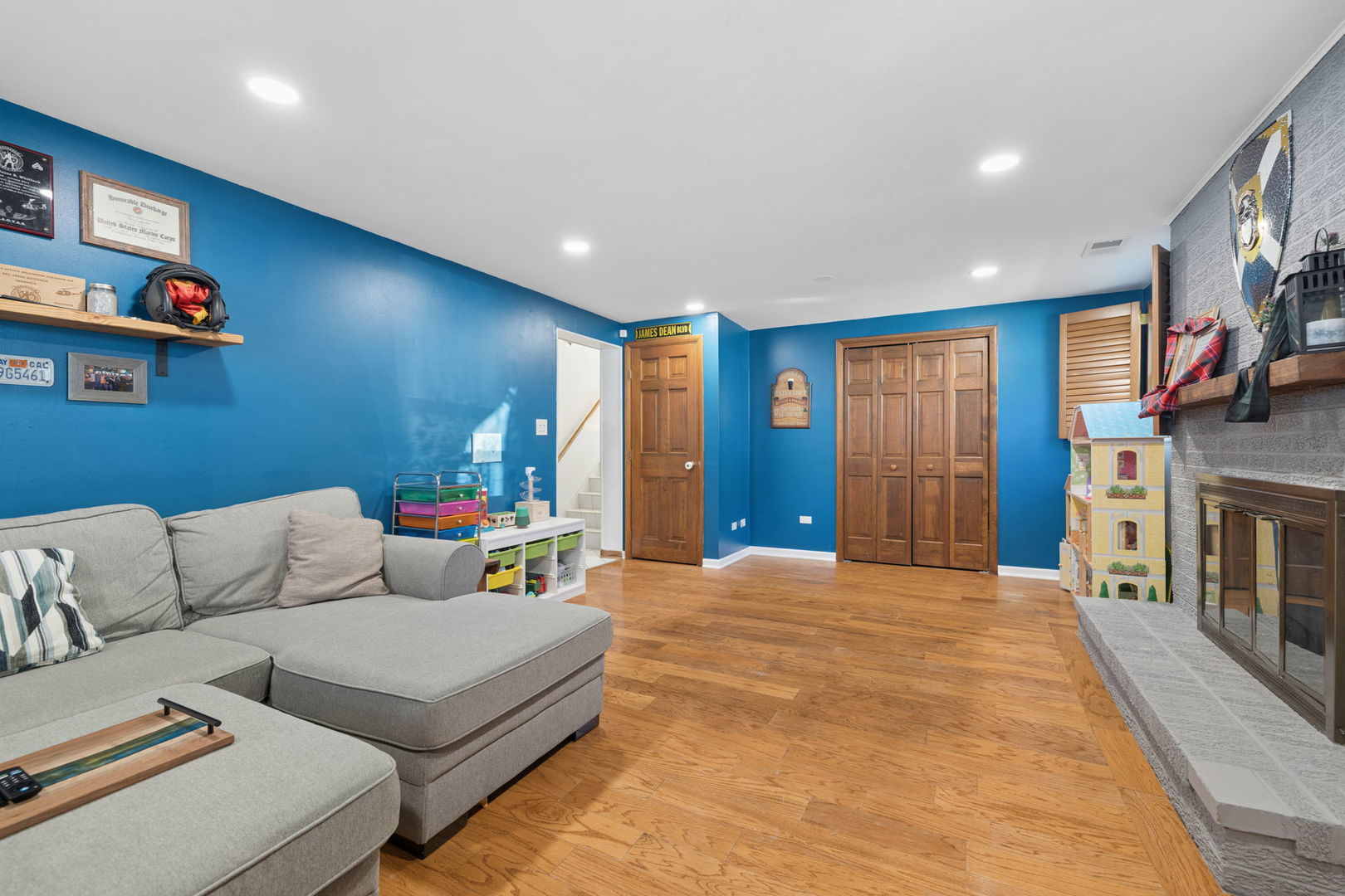 1015 E Lowden Avenue, Wheaton, IL 60189