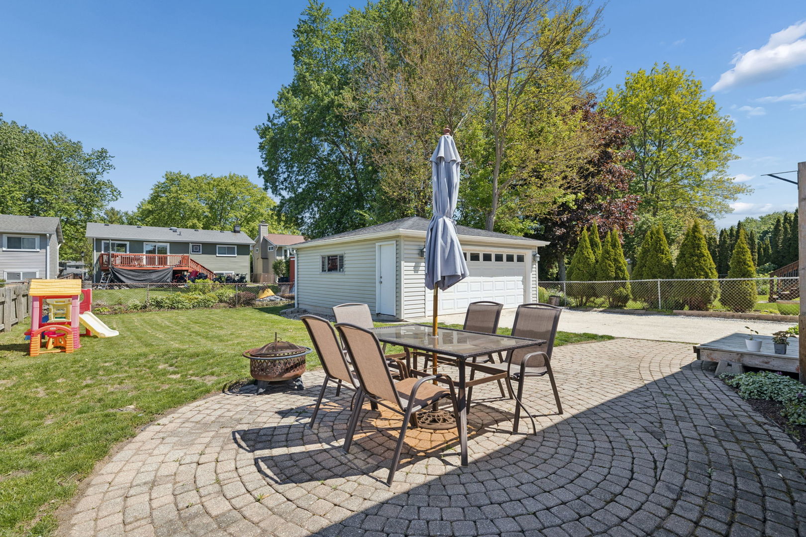 1015 E Lowden Avenue, Wheaton, IL 60189