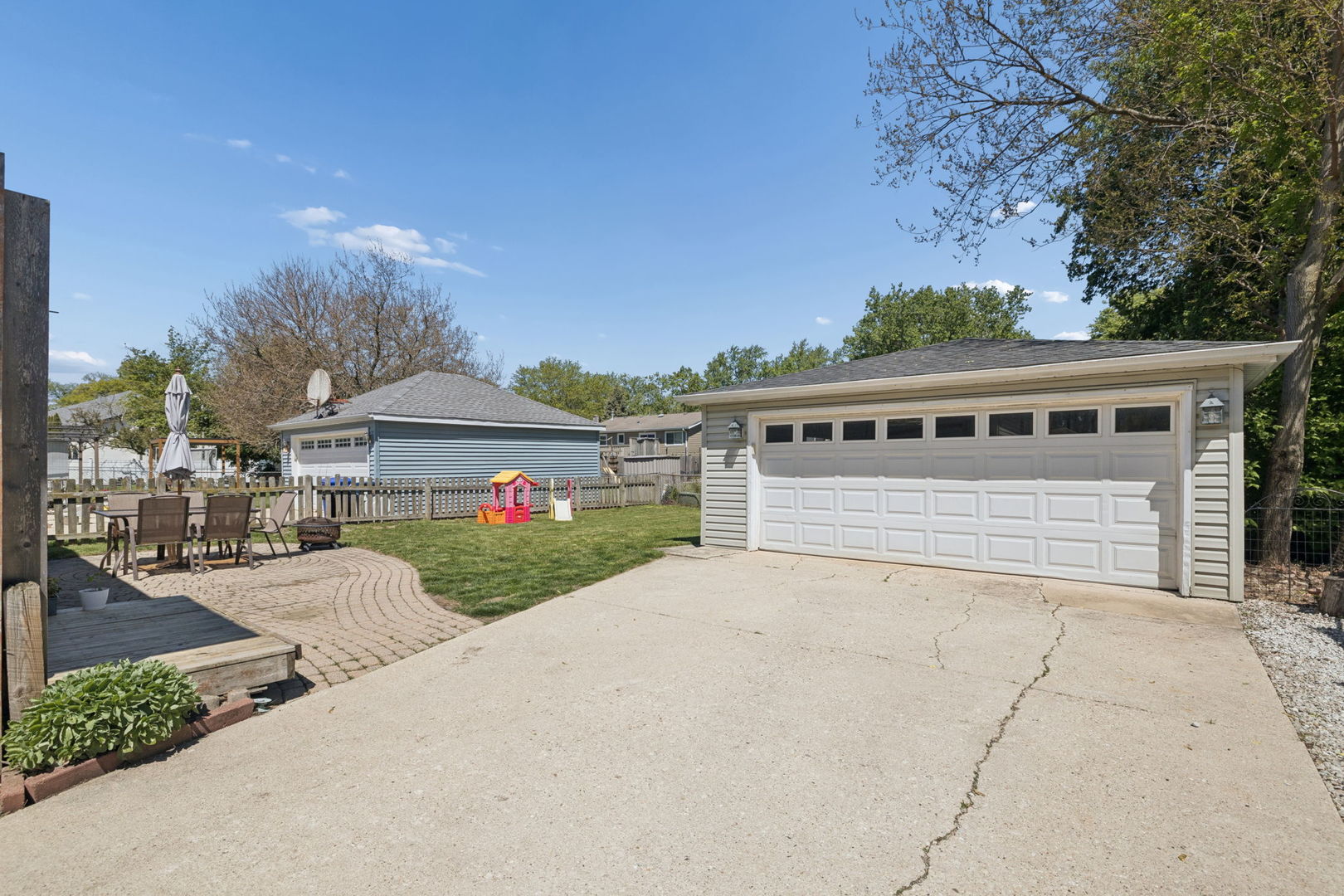 1015 E Lowden Avenue, Wheaton, IL 60189