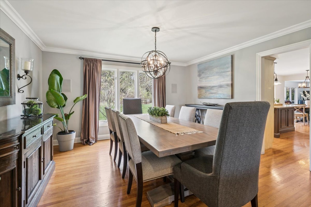 2496 Emerald Lane, Lindenhurst, IL 60046