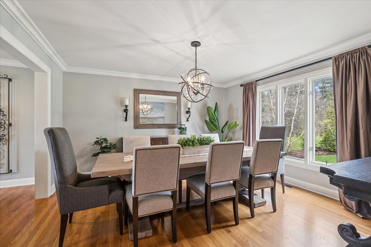 2496 Emerald Lane, Lindenhurst, IL 60046