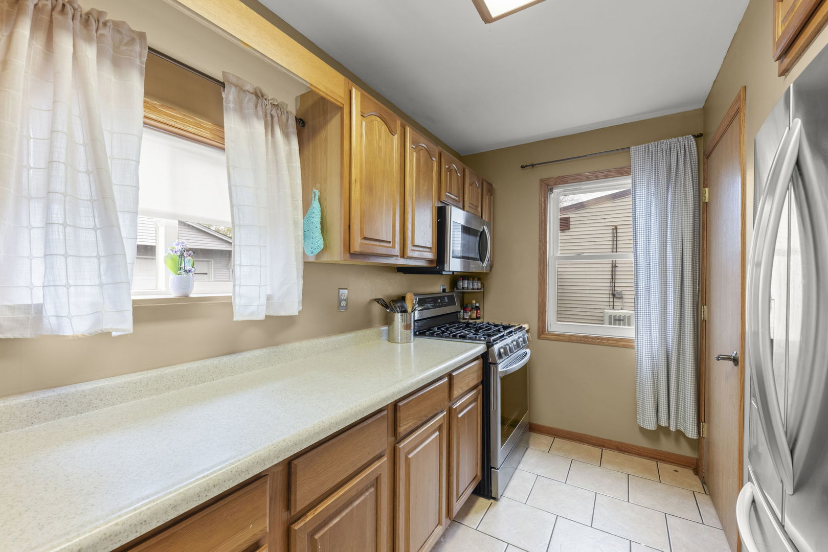 1711 Hosmer Lane, Crest Hill, IL 60403