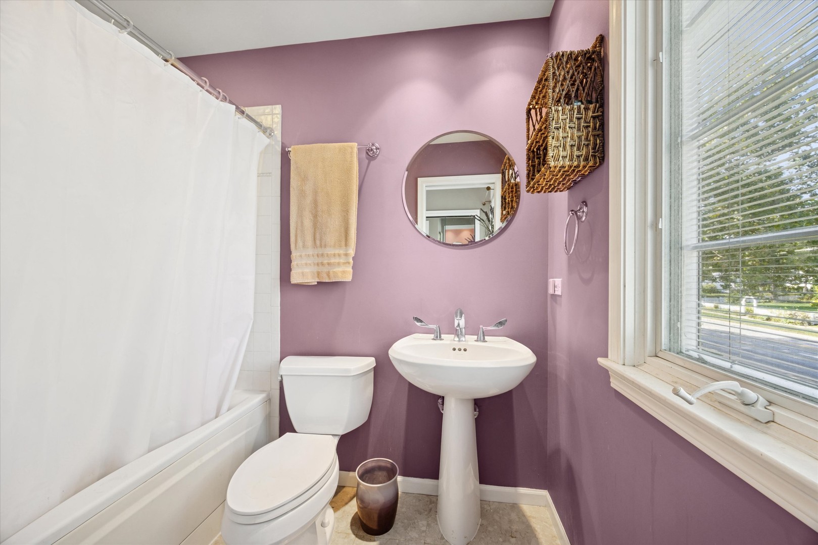 1115 N Main Street, Wheaton, IL 60187