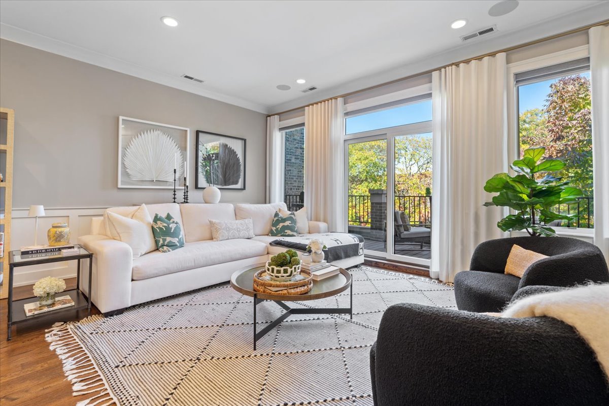 863 W Wrightwood Avenue #3, Chicago, IL 60614