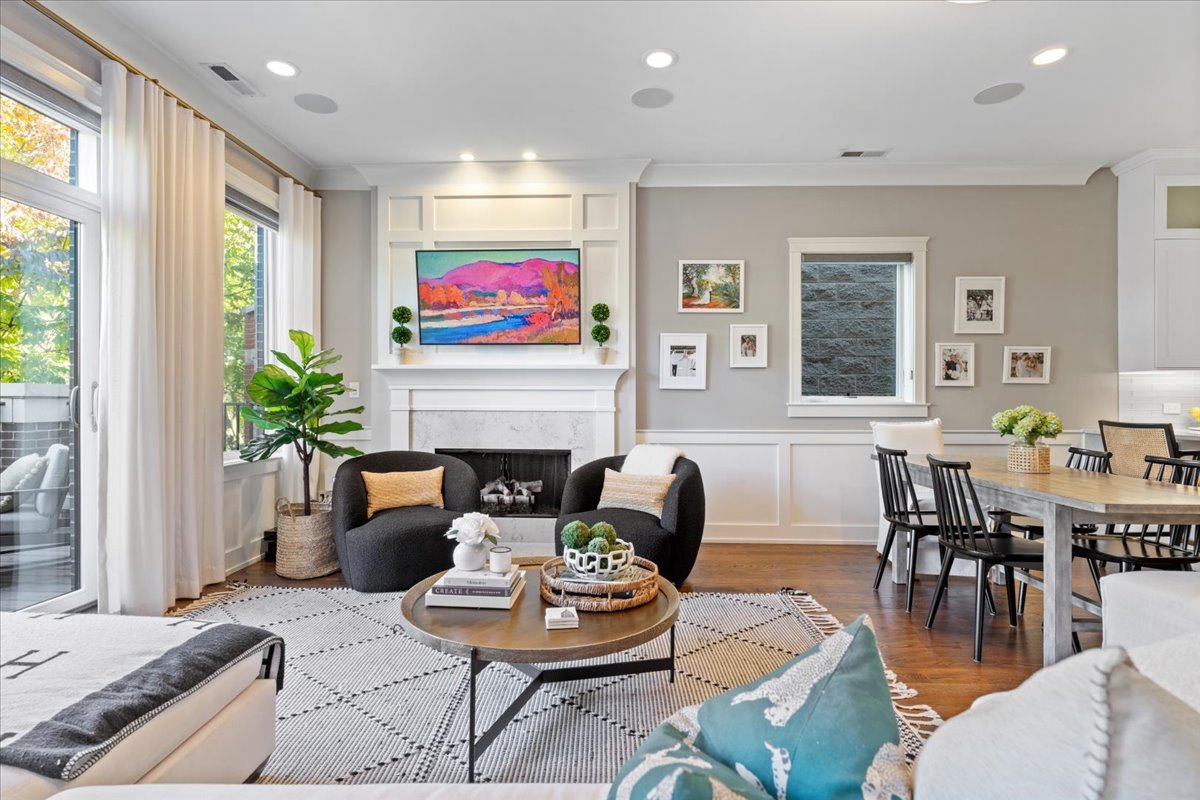 863 W Wrightwood Avenue #3, Chicago, IL 60614