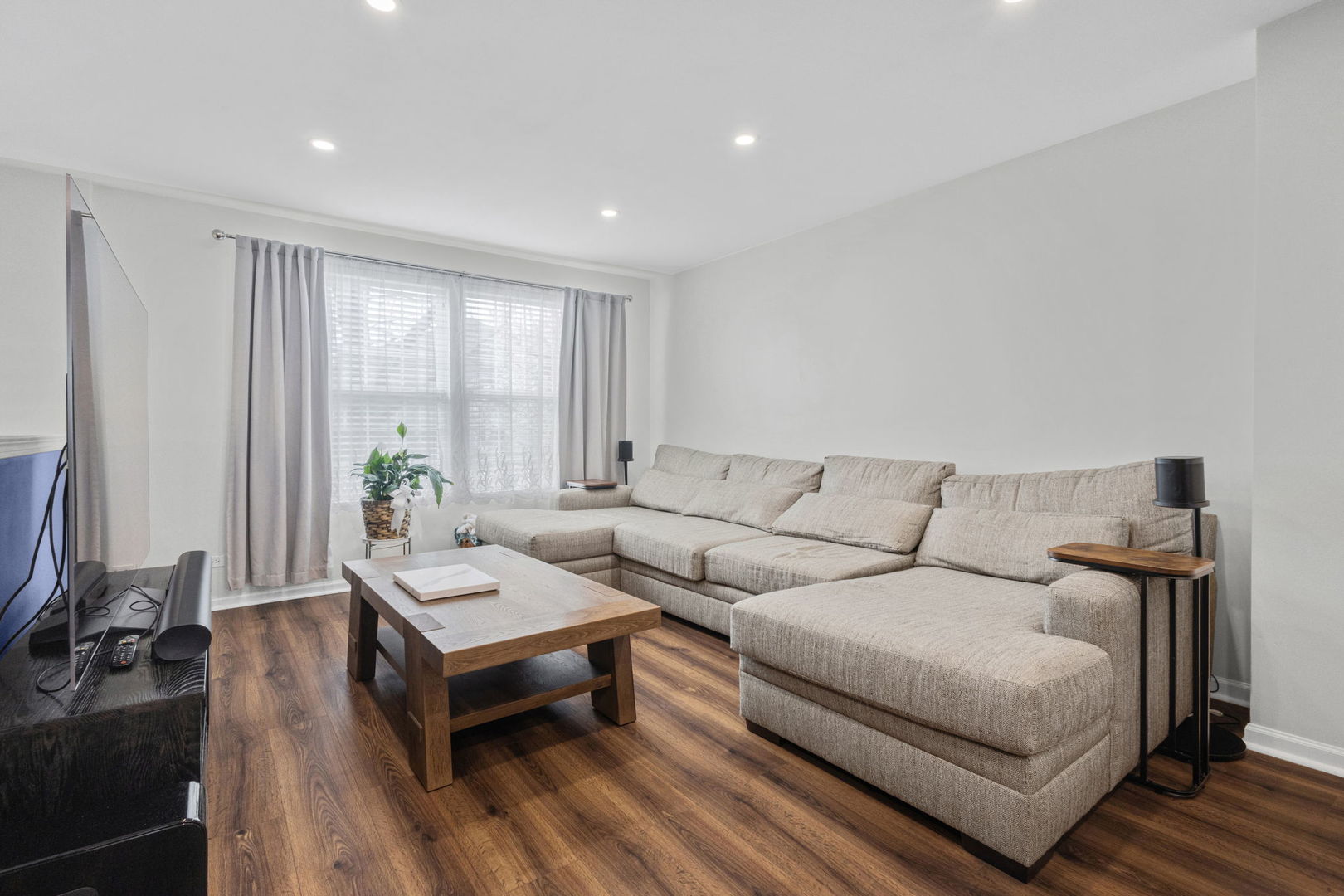 143 Bristol Lane #3, Wood Dale, IL 60191