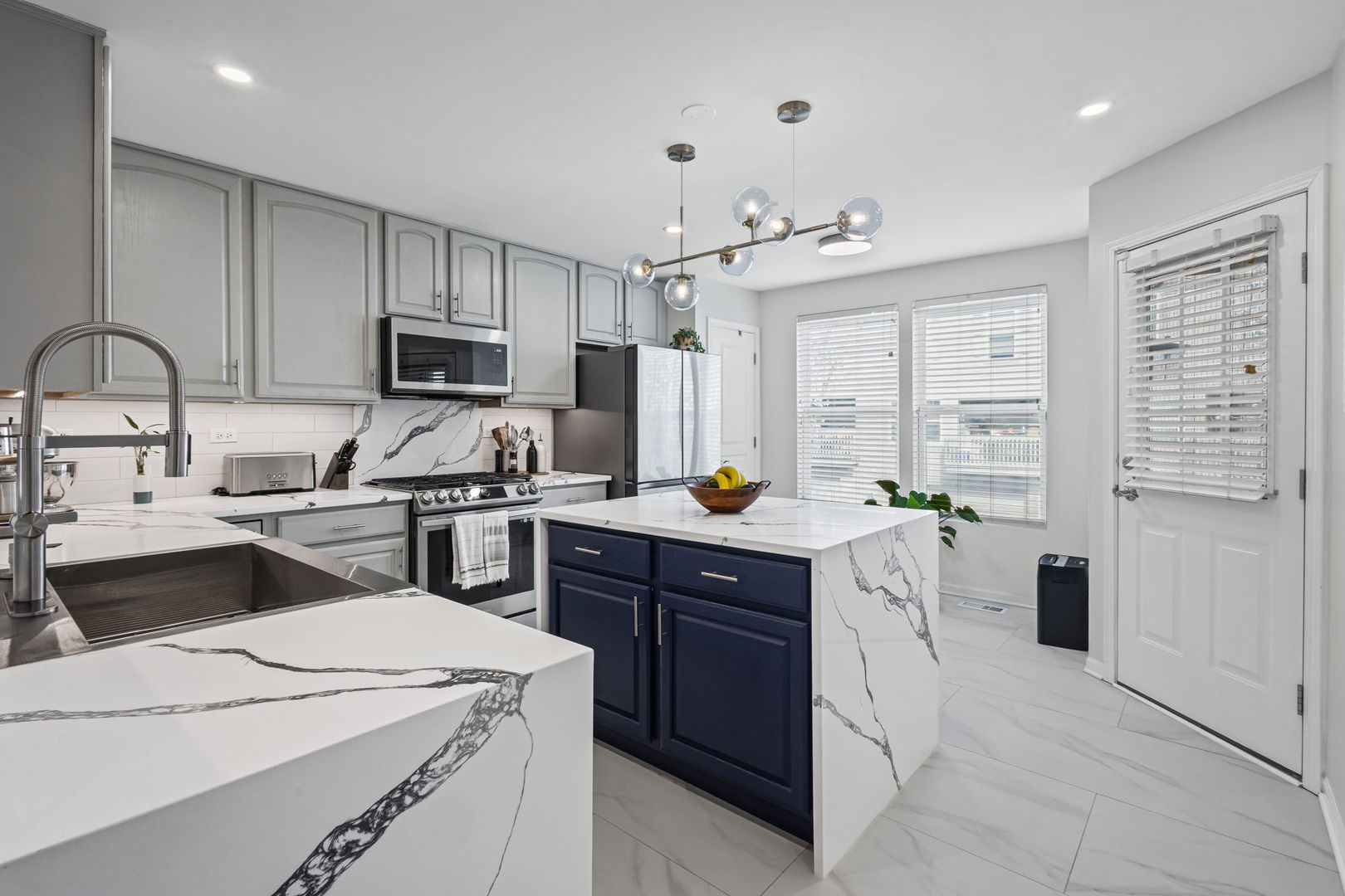 143 Bristol Lane #3, Wood Dale, IL 60191