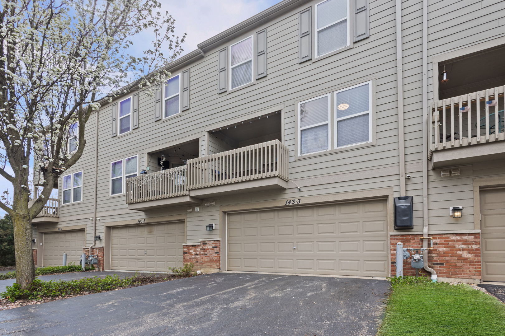 143 Bristol Lane #3, Wood Dale, IL 60191