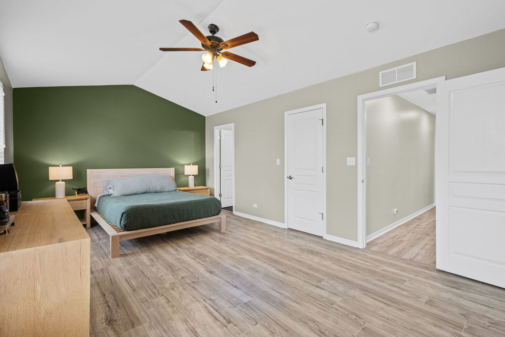 143 Bristol Lane #3, Wood Dale, IL 60191