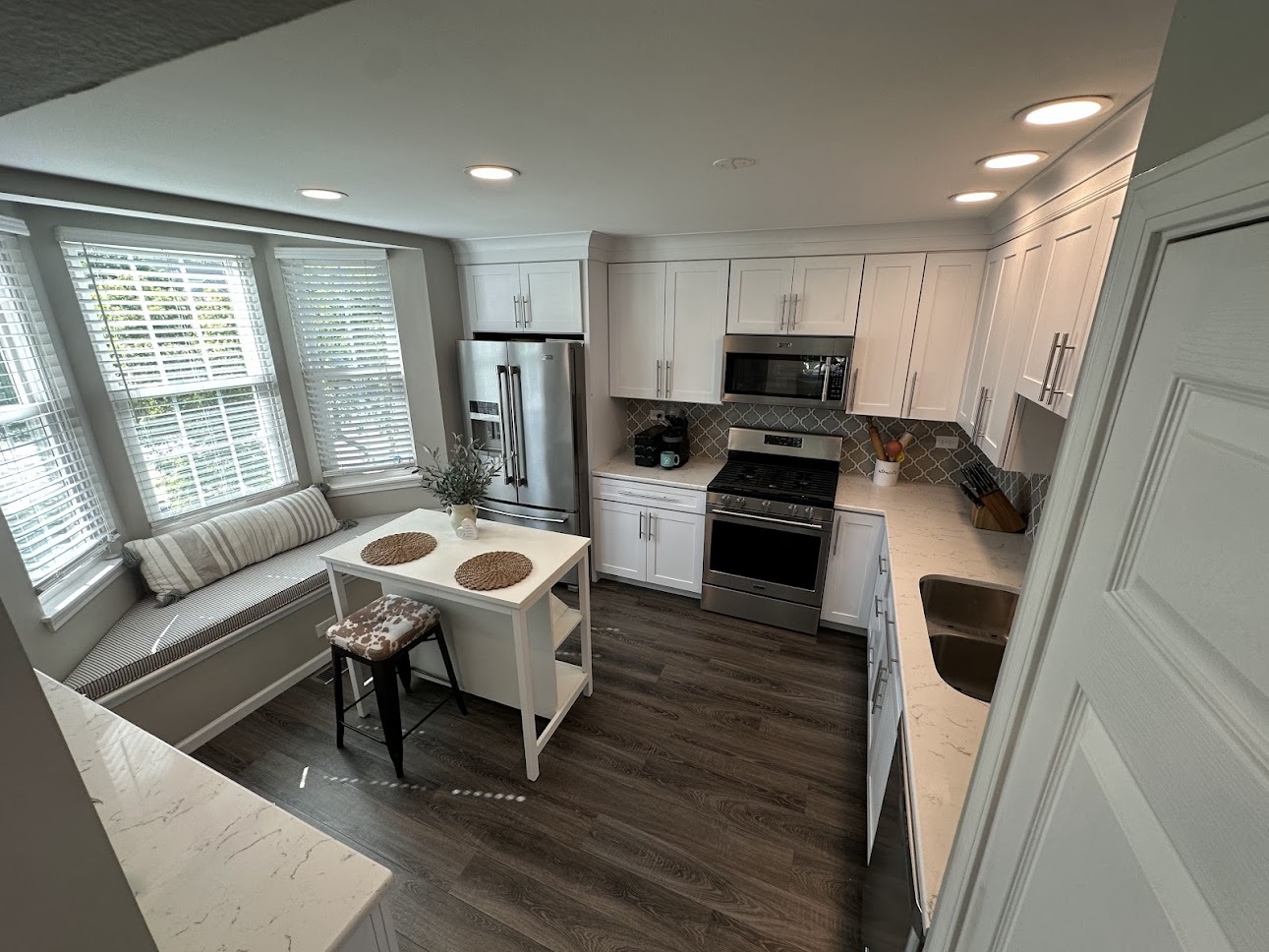 757 Grosse Pointe Circle #19-2, Vernon Hills, IL 60061