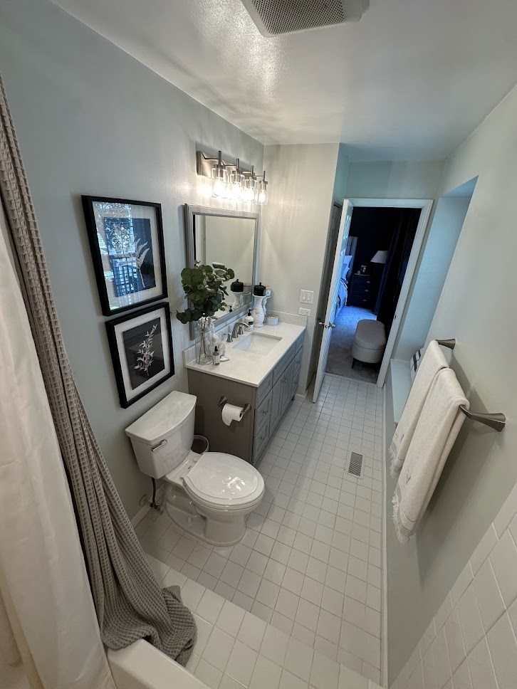 757 Grosse Pointe Circle #19-2, Vernon Hills, IL 60061