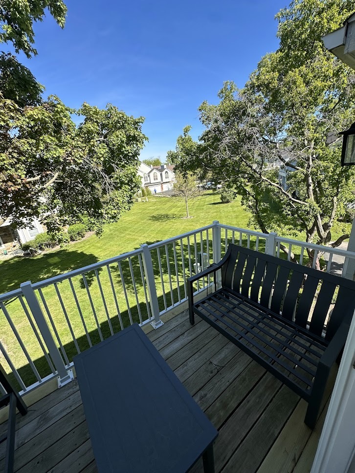 757 Grosse Pointe Circle #19-2, Vernon Hills, IL 60061