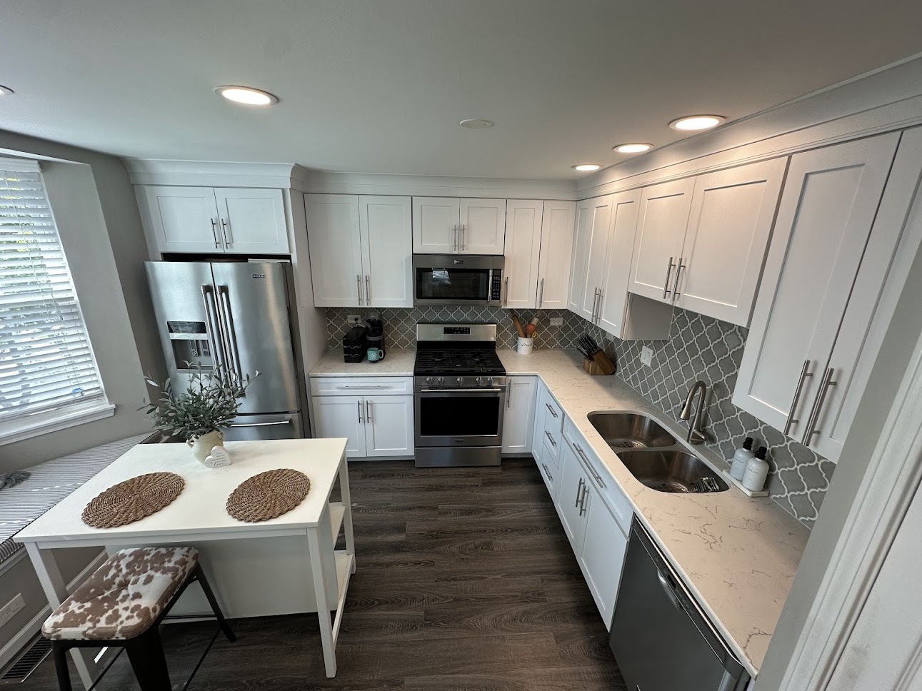 757 Grosse Pointe Circle #19-2, Vernon Hills, IL 60061