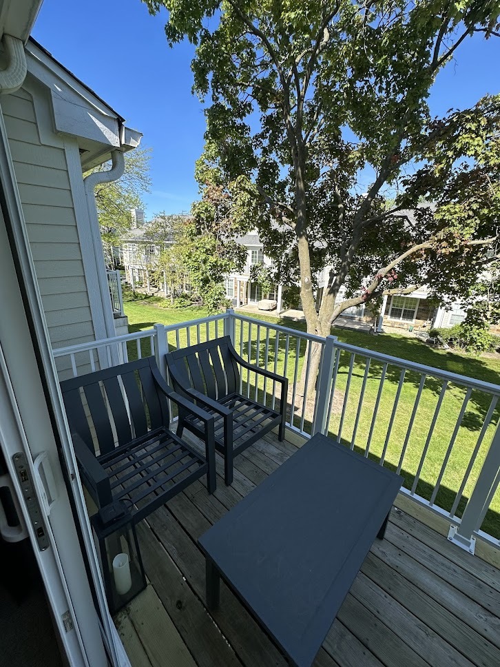 757 Grosse Pointe Circle #19-2, Vernon Hills, IL 60061