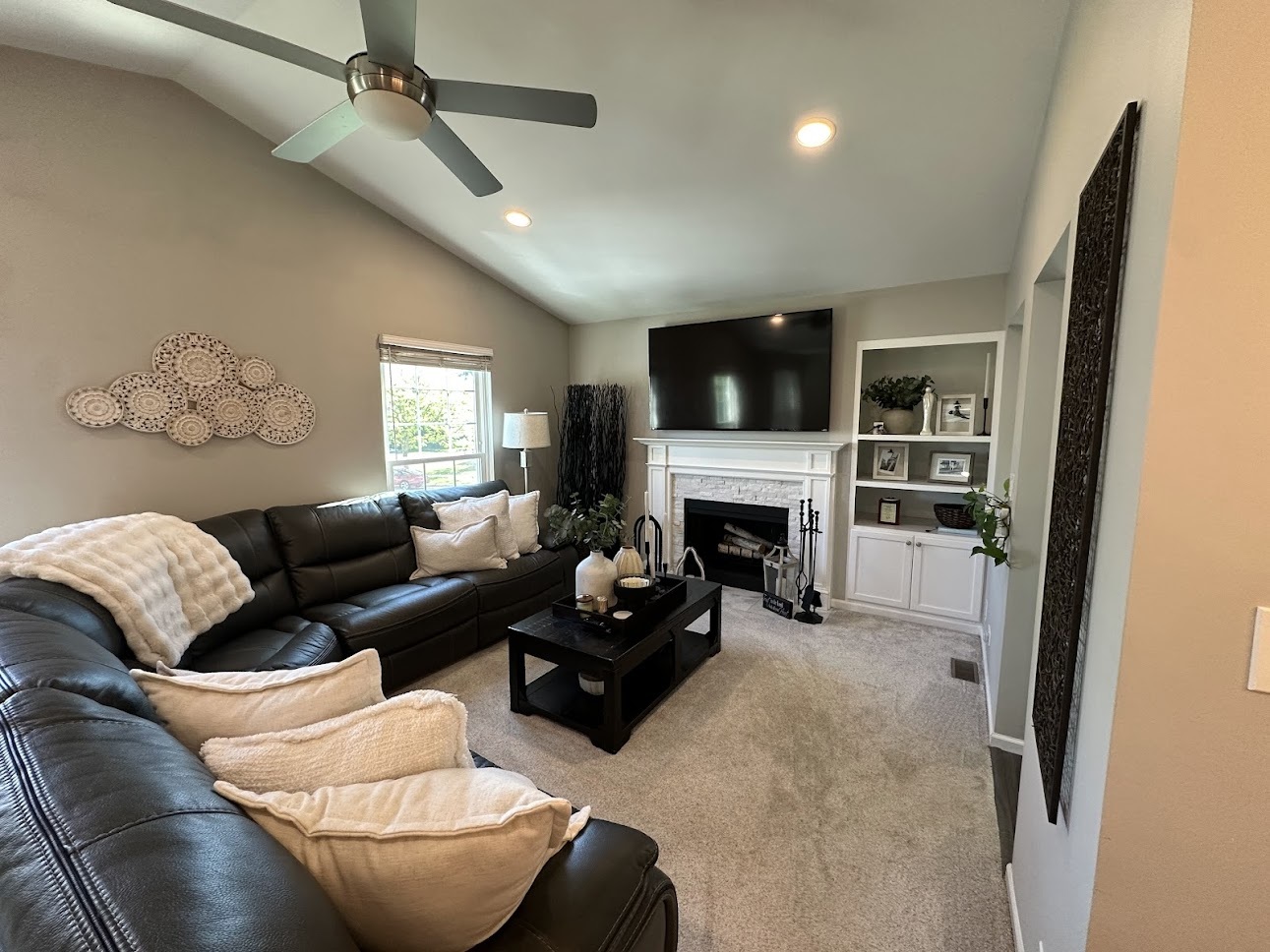 757 Grosse Pointe Circle #19-2, Vernon Hills, IL 60061