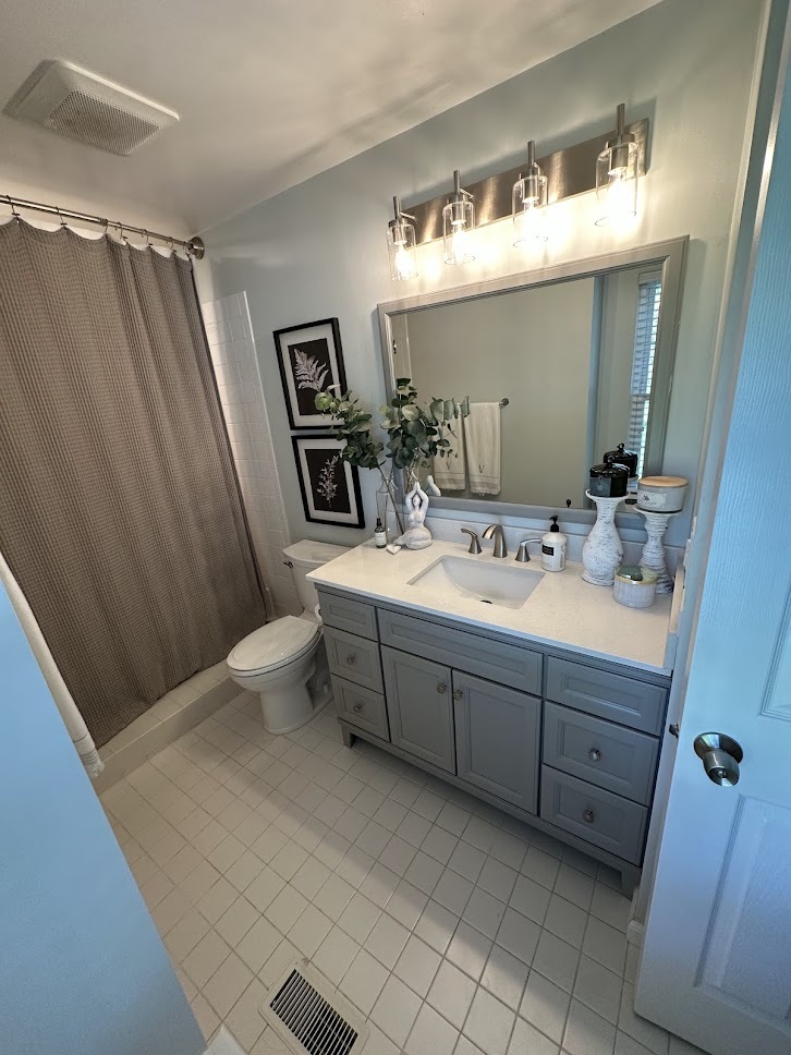 757 Grosse Pointe Circle #19-2, Vernon Hills, IL 60061