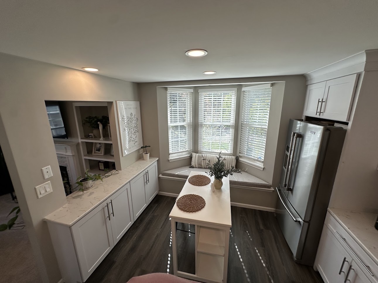 757 Grosse Pointe Circle #19-2, Vernon Hills, IL 60061