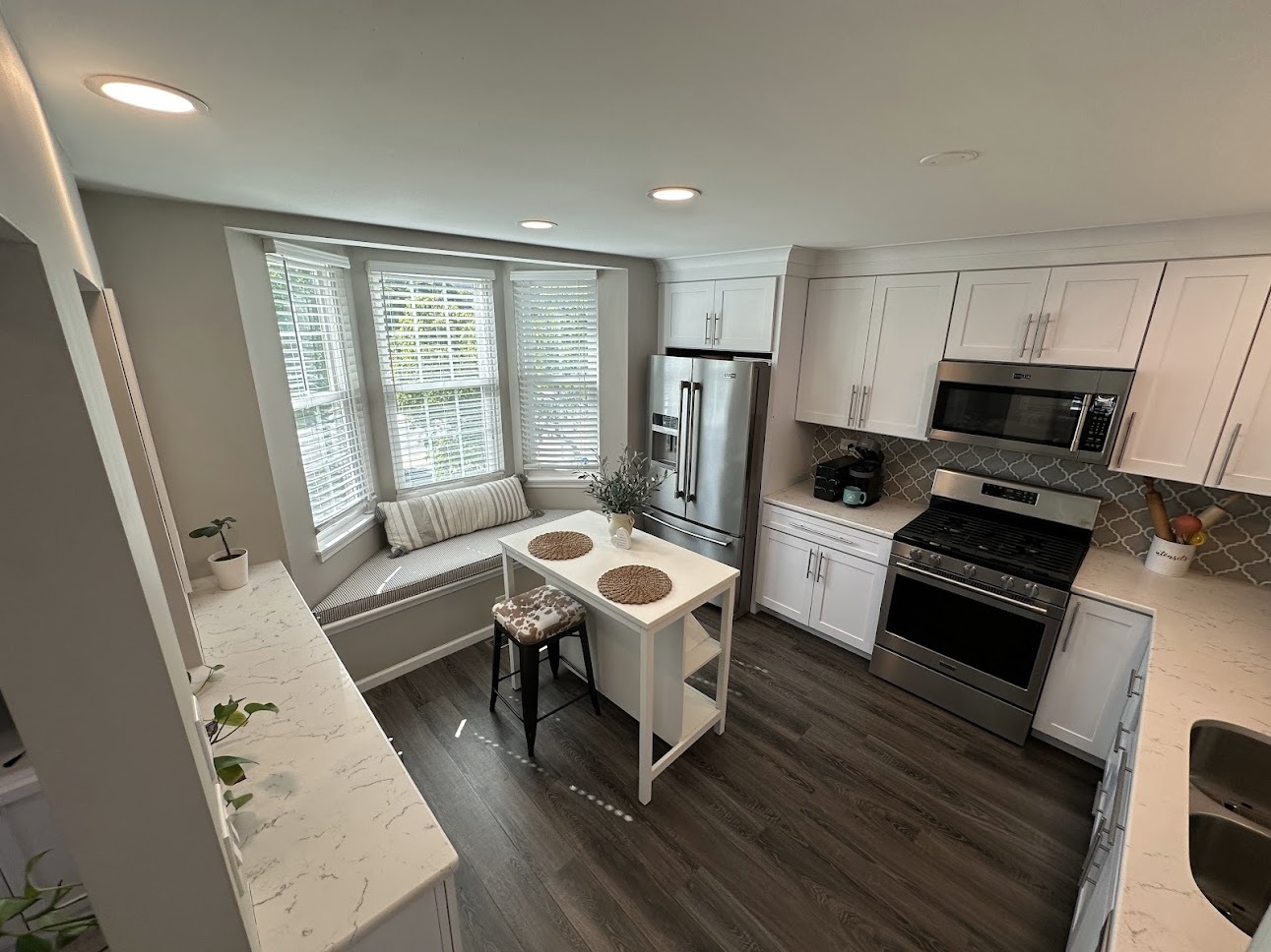 757 Grosse Pointe Circle #19-2, Vernon Hills, IL 60061