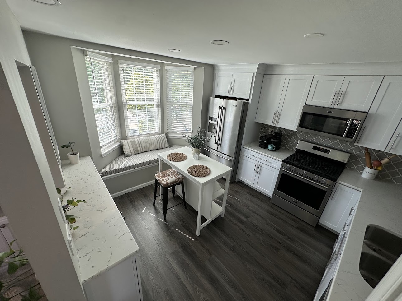 757 Grosse Pointe Circle #19-2, Vernon Hills, IL 60061