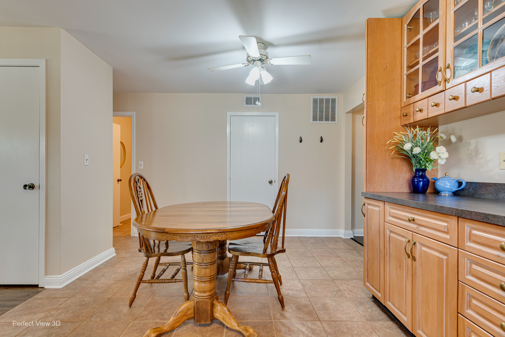 1148 Fulton Drive, Streamwood, IL 60107