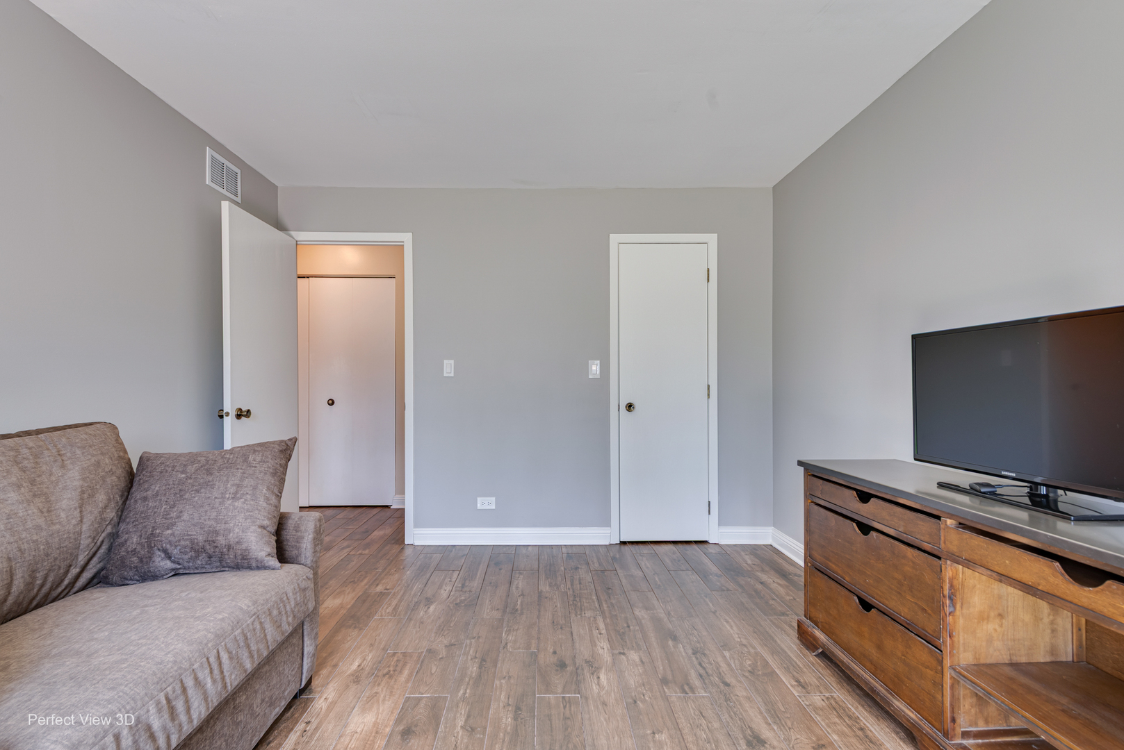 1148 Fulton Drive, Streamwood, IL 60107