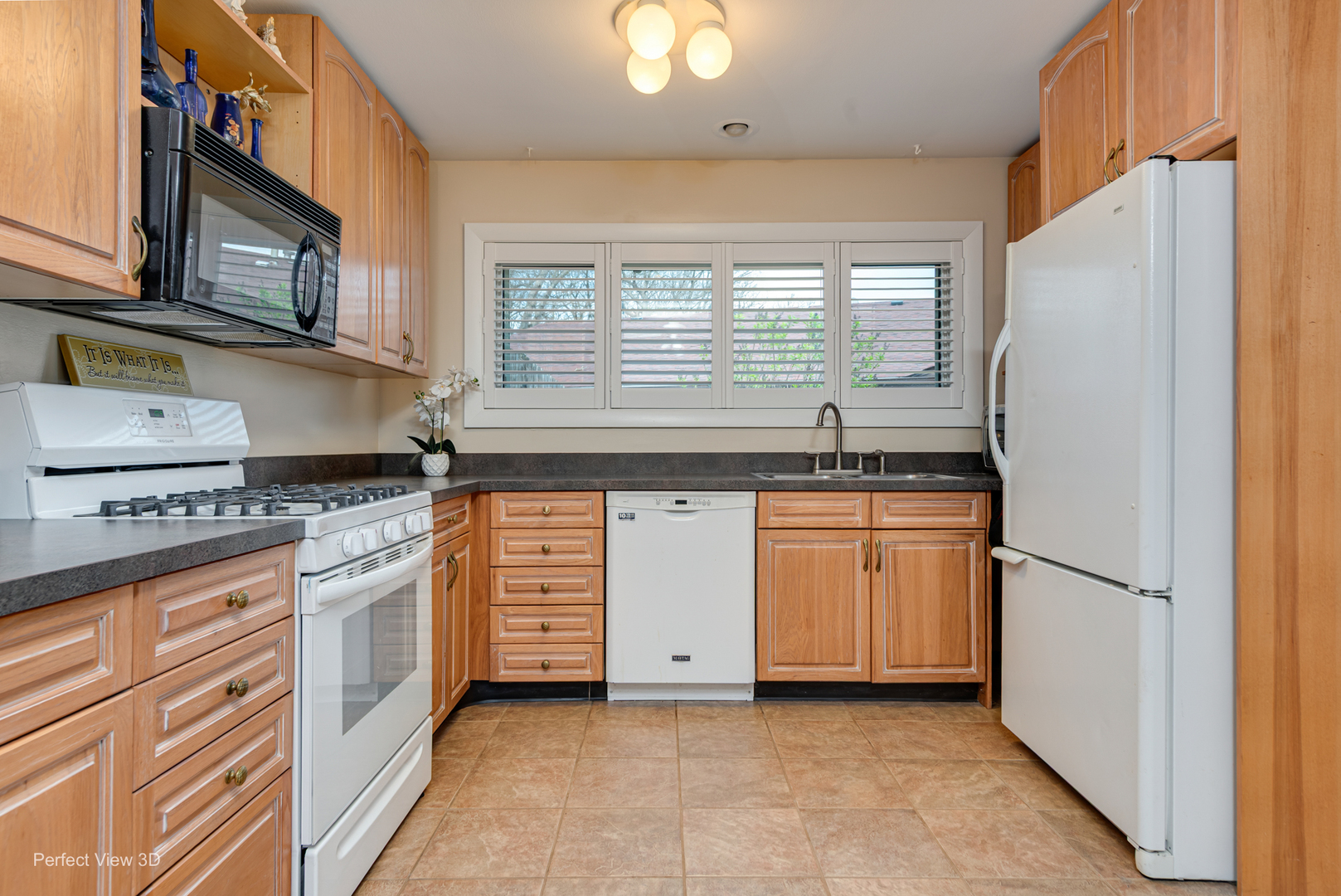 1148 Fulton Drive, Streamwood, IL 60107