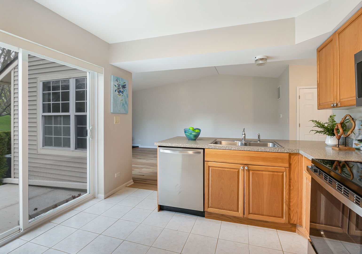 932 Chase Court, Gurnee, IL 60031