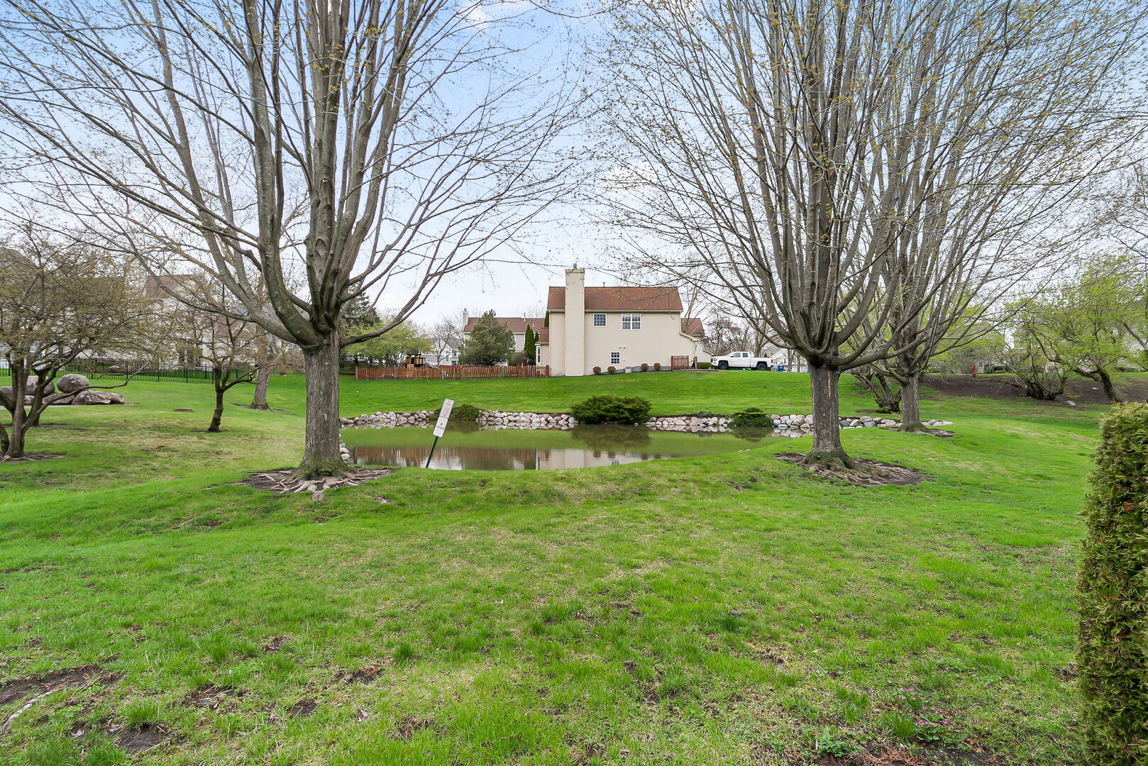 932 Chase Court, Gurnee, IL 60031