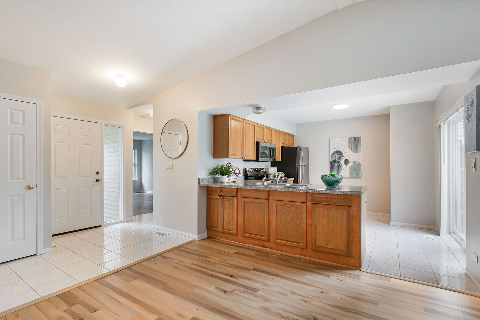 932 Chase Court, Gurnee, IL 60031