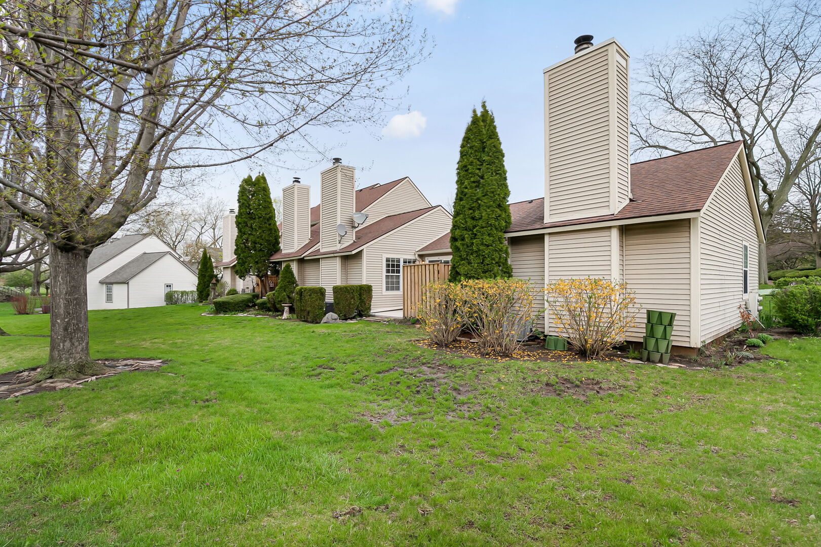 932 Chase Court, Gurnee, IL 60031