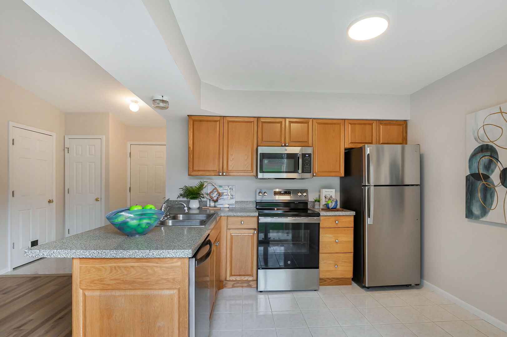 932 Chase Court, Gurnee, IL 60031