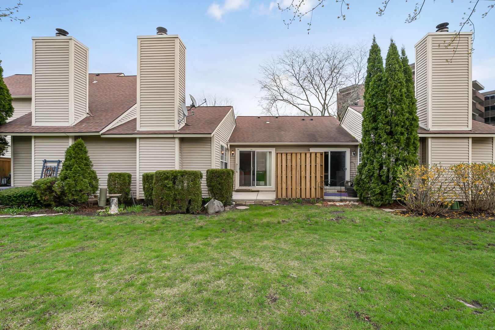 932 Chase Court, Gurnee, IL 60031